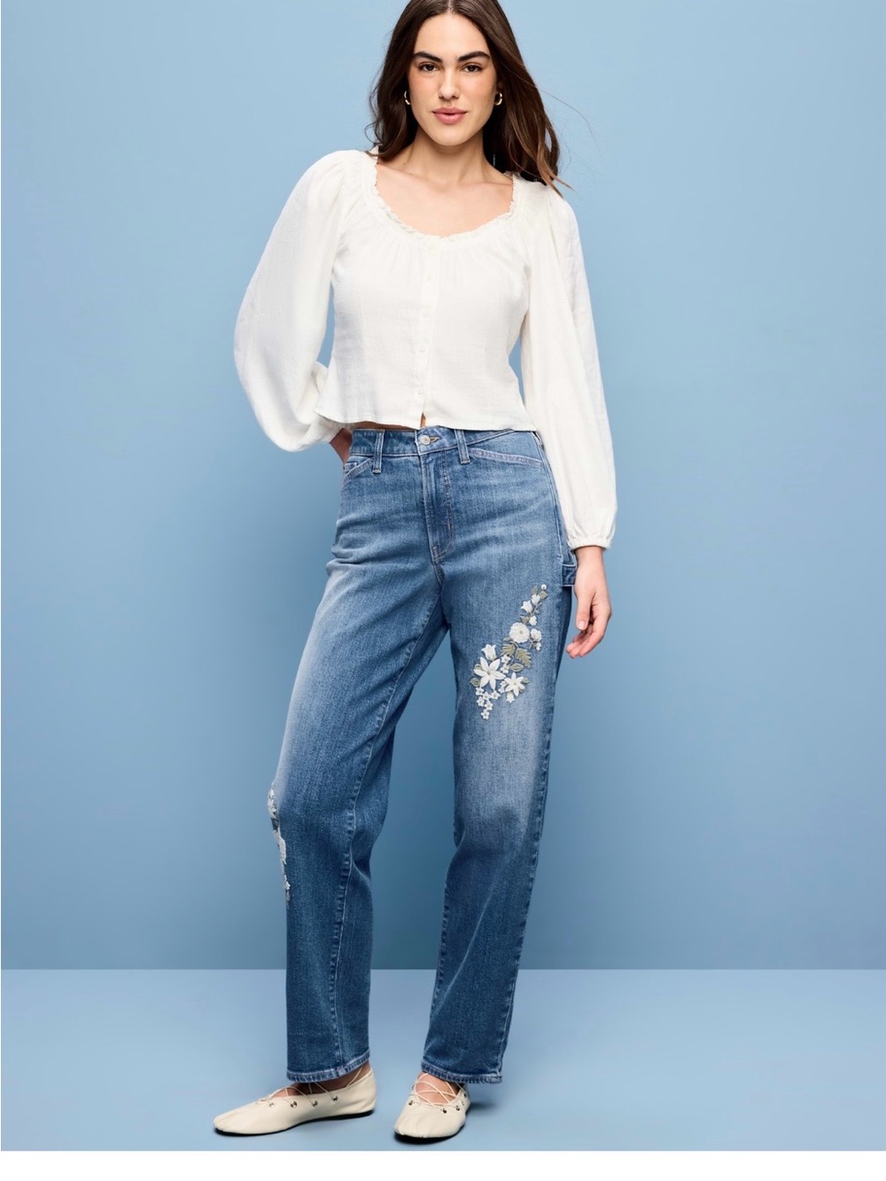 Old Navy High-Rise Straight Jeans with White Floral Embroidery - Medium Blue